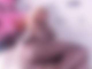Live cam show with Zhayabarkas - Small Tits Mature on luckytryst.com