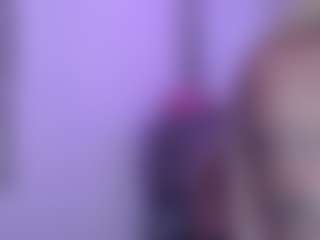 BlondyLi's Live Sex Cam Show