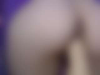BlondyLi's Live Sex Cam Show