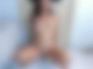 Live cam show with cristalxht - Moaning on Gym Cam Girls