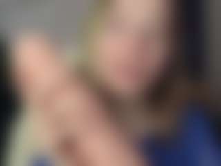 Live cam show with Elve-Vesper - Butt Plug on milfzrlive.com