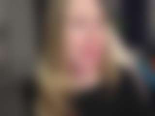 Live cam show with Elve-Vesper - Butt Plug on Milfs Live