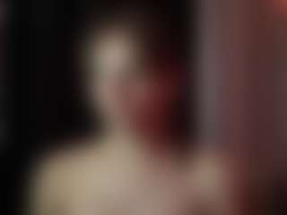 Live cam show with KishaSchindeldecke - Skinny MILF on camwithhim.com