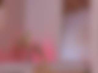 Live cam show with salomestorm - Curvy on TeamSkeetLive