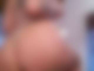 Live cam show with salomestorm - Smoking on madthumbs