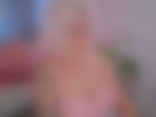 Live cam show with salomestorm - Butt Plug on SmokeAndPoke