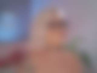 Live cam show with salomestorm - Smoking on Camsoda