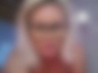 Live cam show with salomestorm - Smoking on Camsoda Late Night