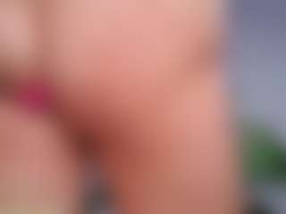 Live cam show with salomestorm - Smoking on TottyGirls