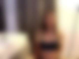 Live cam show with AnniaSummer - Lovense on liverealitysex.com