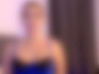Live cam show with AnniaSummer - Smoking on xDating