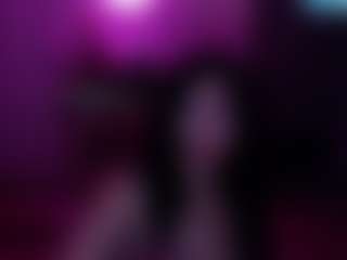 Live cam show with BlancaMarie421 - Smooth on Camsoda