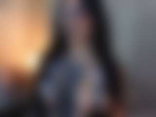 Live cam show with catalina-23 - Athletic Shaved Pussy on 1on1-livenow