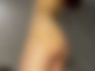 Live cam show with Sofia - Striptease on xxxlivecams.org