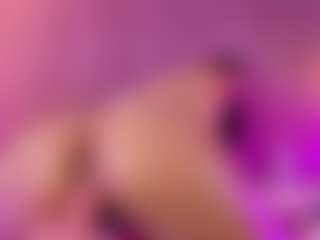 Live cam show with Daelith - Young Adult on Fling VIP Chat