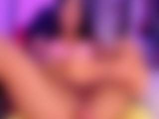 Live cam show with Daelith - Striptease on Camming Site