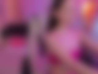 Live cam show with Elvienne - Moaning on Camsoda