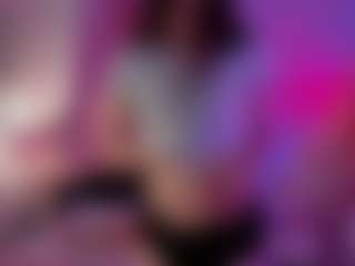 Live cam show with Elvienne - Smoking on StripNow