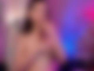 Live cam show with Elvienne - Athletic on madthumbs