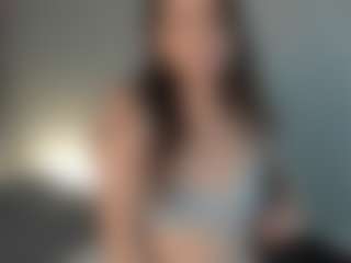 Live cam show with Elvienne - Moaning on Camsoda