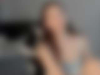 Live cam show with Elvienne - Moaning on Camsoda