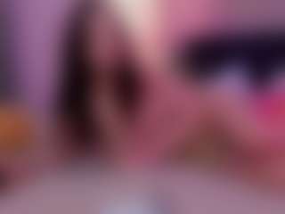 Live cam show with Elvienne - Gray Eyes on Dolls Live