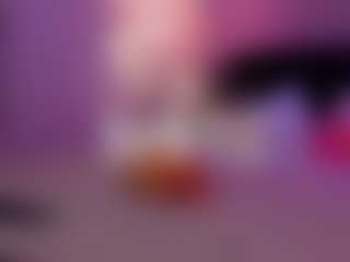 Live cam show with Elvienne - Moaning on Hubzter Live