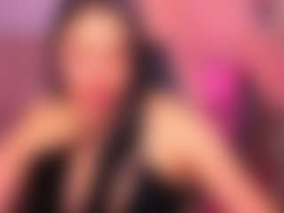 Live cam show with Lia-Harper-T - Facial Piercings on camwithhim.com