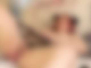 Live cam show with Lilly-Cassi - Red Hair Amateur on Camsoda