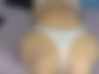 MoniYii07's Live Sex Cam Show