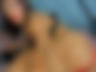 Live cam show with MoniYii07 - Smoking on Camsoda