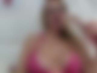 Live-Cam-Show mit Pamella007 - Camel Toe auf Camsoda