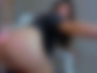 Live cam show with TrishaMoore - Upskirt on AdultVida.com