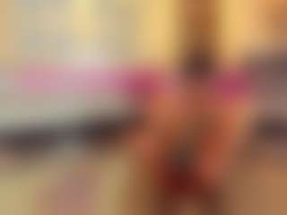 Live cam show with AmiraJones - Brown Eyes on chickslive.net