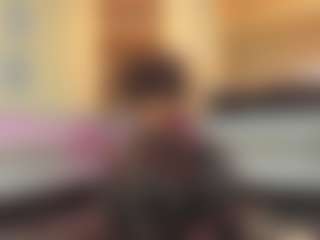 Live cam show with AmiraJones - Bikini on xDating