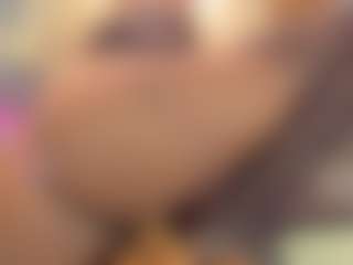 Live cam show with AmiraJones - Black on TastyBlacksLive