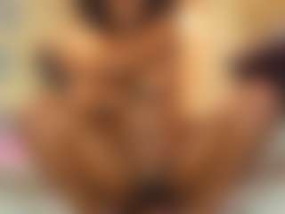 AmiraJones's Live Sex Cam Show