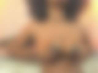 AmiraJones's Live Sex Cam Show