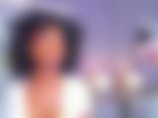 Live cam show with AmiraJones - Erotic Dance on Soda Cam