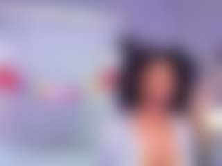 Live cam show with AmiraJones - Black Squirt on Hubzter Live