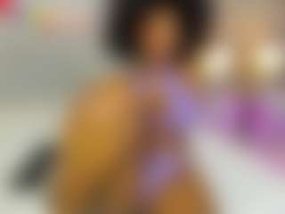 Live cam show with AmiraJones - Fingering on CamwithHer