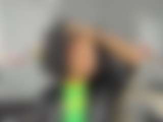 Live cam show with AmiraJones - Cute on CSO-WL