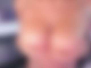 AmiraJones's Live Sex Cam Show