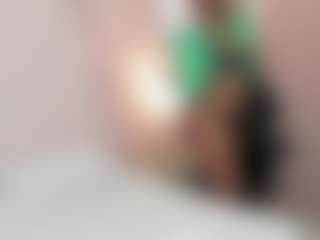 Live cam show with AmiraJones - Ebony Big Tits on Camsoda