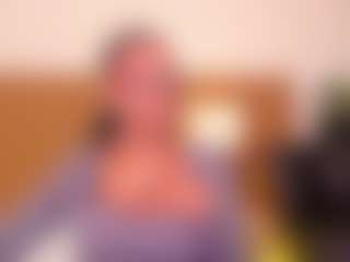 Live cam show with AmiraJones - Moaning on fuklive.com