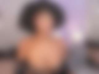 AmiraJones's Live Sex Cam Show
