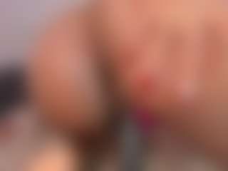 AmiraJones's Live Sex Cam Show