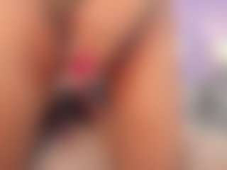 AmiraJones's Live Sex Cam Show