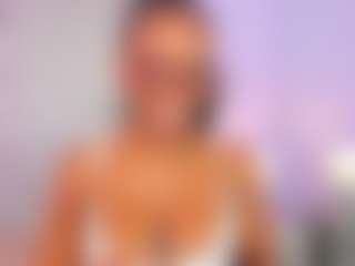 Show de cam en vivo con AmiraJones - Fingering en Camsoda