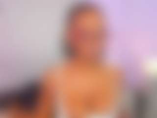 AmiraJones's Live Sex Cam Show
